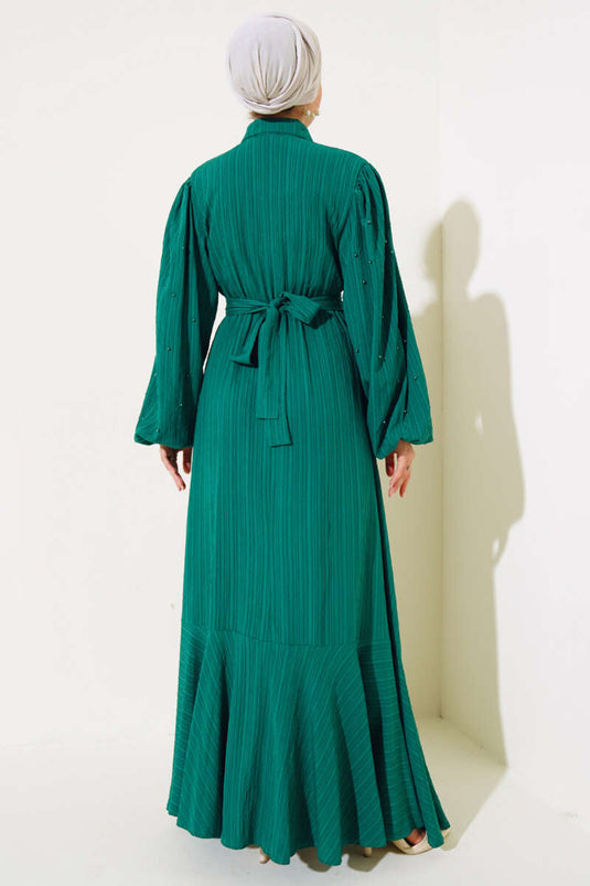 Abito con cintura e dettaglio di perline sulle maniche, verde smeraldo