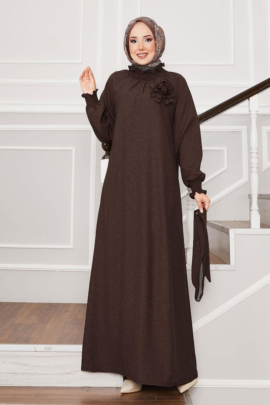 Kolları Gipeli Gül Broşlu Tesettür Elbise Kahve