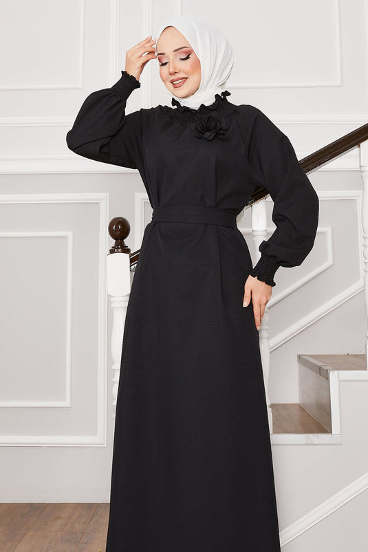 Kolları Gipeli Gül Broşlu Tesettür Elbise Siyah