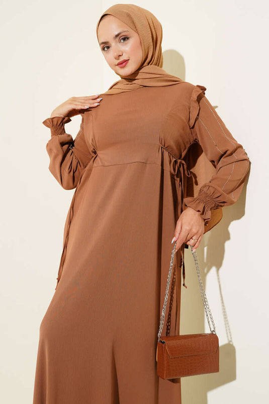 Nerzkleid mit glänzenden Paillettenärmeln