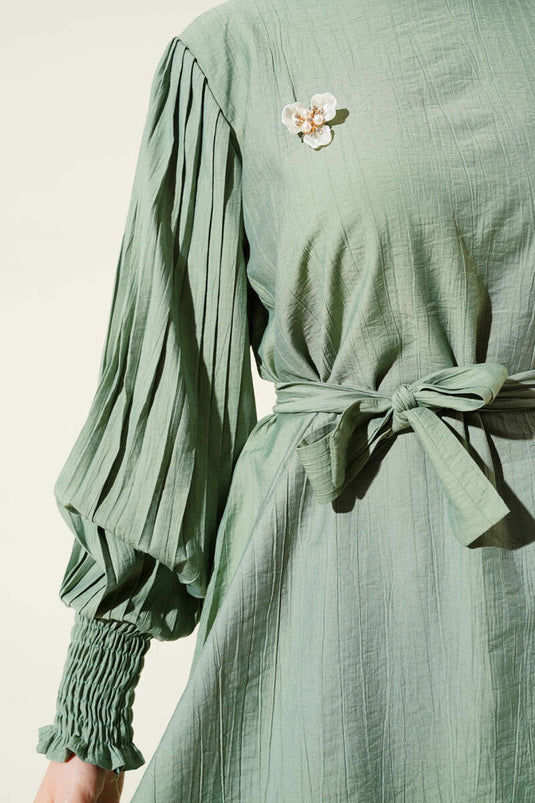 Abito due pezzi con cintura e maniche a pieghe Çağla Yeşil