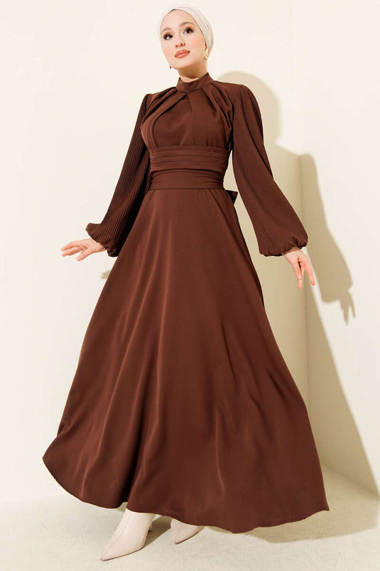 Kolları Piliseli Kuşaklı Abiye Elbise Kahve