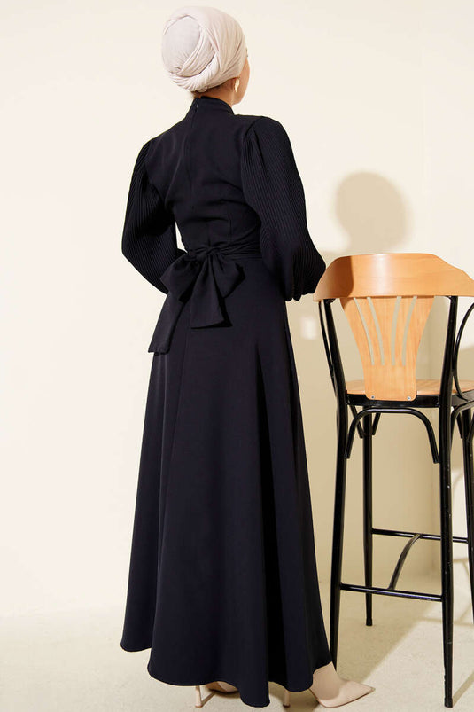 Kolları Piliseli Kuşaklı Abiye Elbise Lacivert