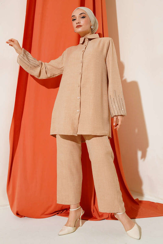 Ensemble double en lin avec pierres sur les manches Latte