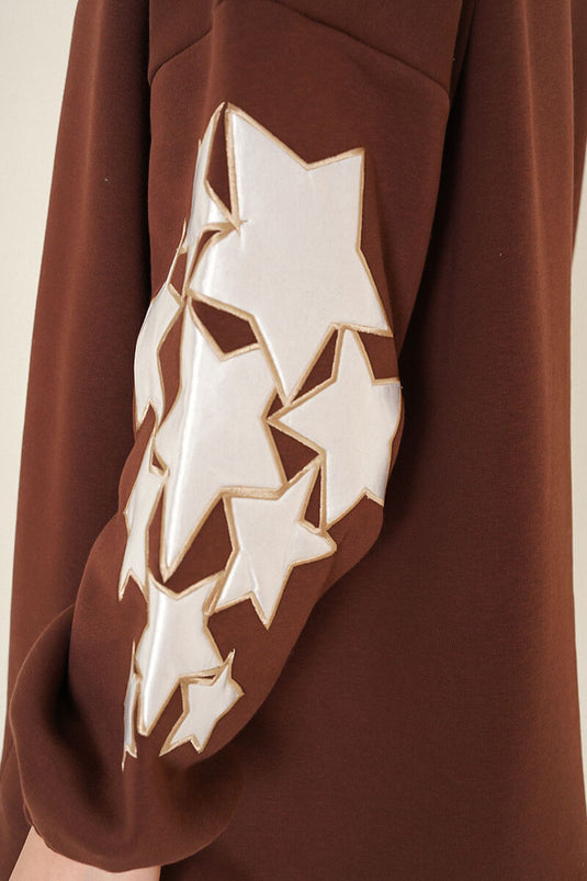 تونيك بتطريز نجمة على الأكمام لون بني