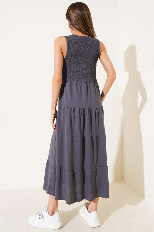 Abito a strati senza maniche in grigio fumo