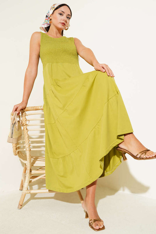 فستان بدون أكمام متعدد الطبقات باللون الأخضر الزيتوني