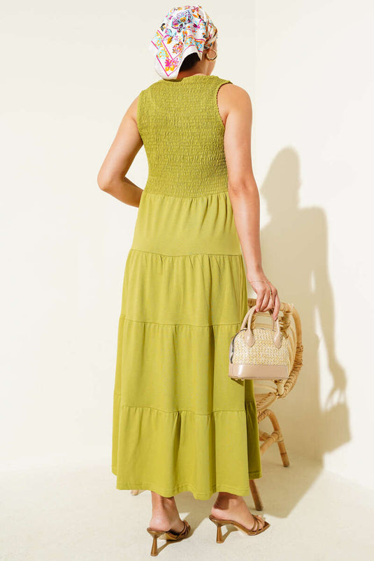 فستان بدون أكمام متعدد الطبقات باللون الأخضر الزيتوني