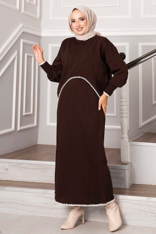 مجموعة مزدوجة بأكمام مضلعة باللون البني