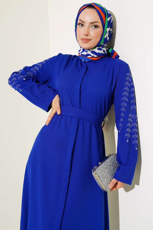 عباية مزينة بالأحجار