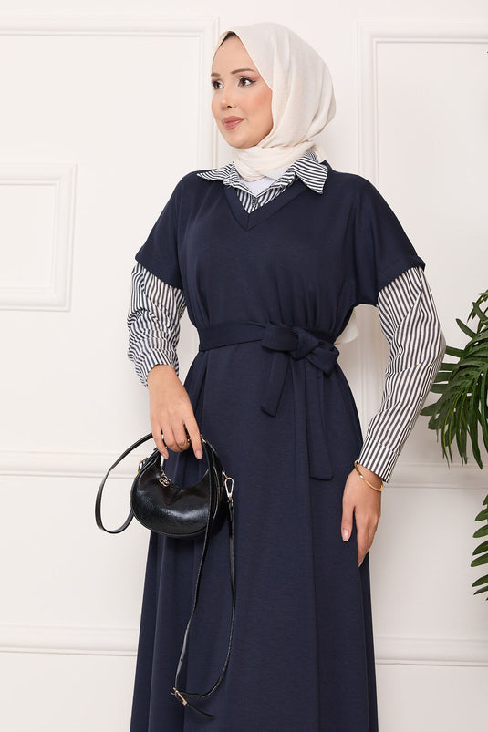 فستان أنثراسيت من أويشو ذو الأكمام وياقة مزينة بخطوط