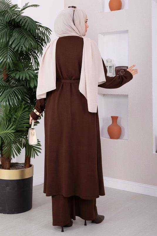 Ensemble En Maille Marron À Trois Pièces Avec Collier Et Détail À Nouer