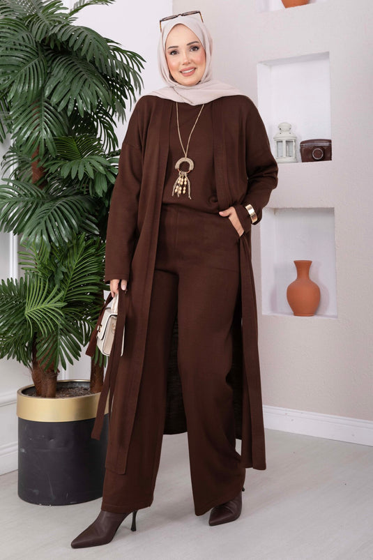 Ensemble En Maille Marron À Trois Pièces Avec Collier Et Détail À Nouer