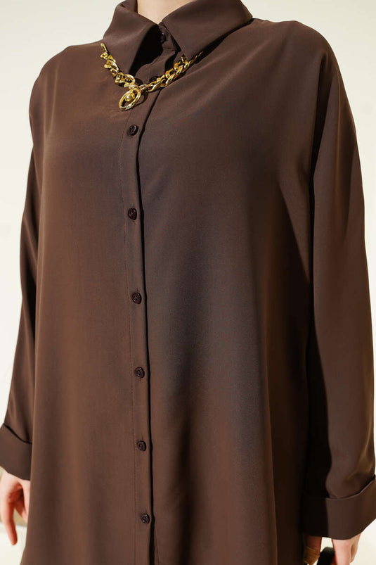 Camicia ampia a maniche lunghe con collo a pipistrello, colore caffè