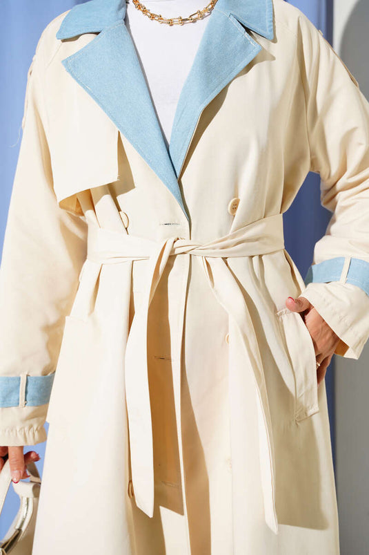 Trenchcoat mit Epauletten und Denim-Garnierung, Ecru