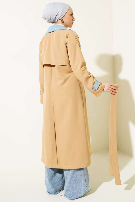 Trench-coat à épaulettes garni de denim Latte