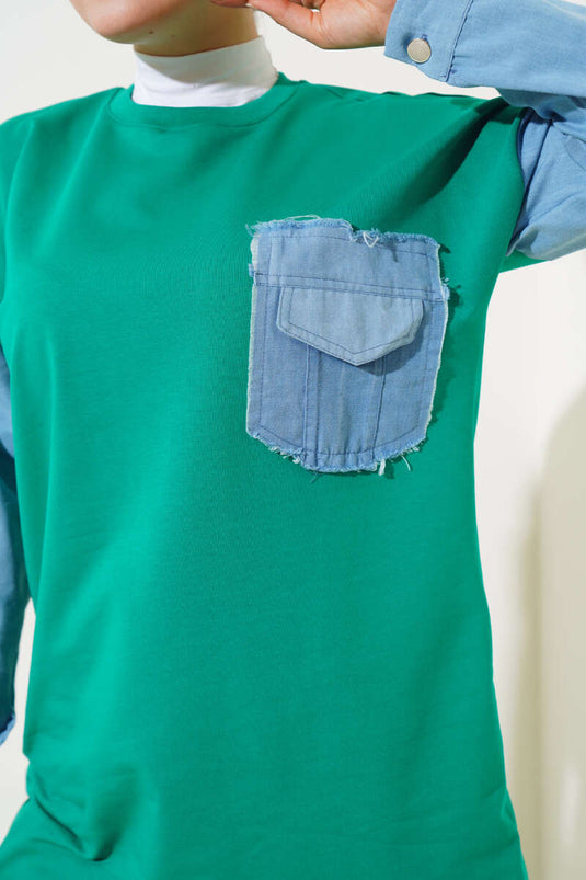 سترة من الدنيم مخططة بخيطين باللون الأخضر