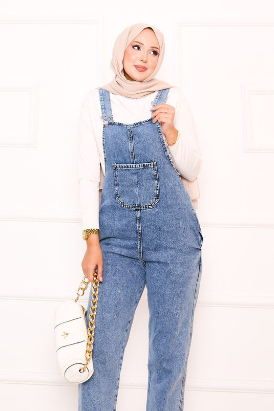 بنطلون جينز أزرق اللون من قماش البستاني