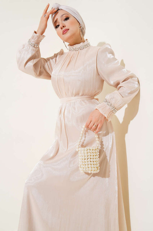 فستان شيفون مزين بحجر كريستال بلون بيج