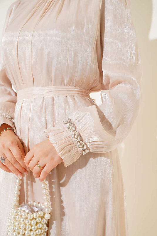 فستان شيفون مزين بحجر كريستال بلون بيج