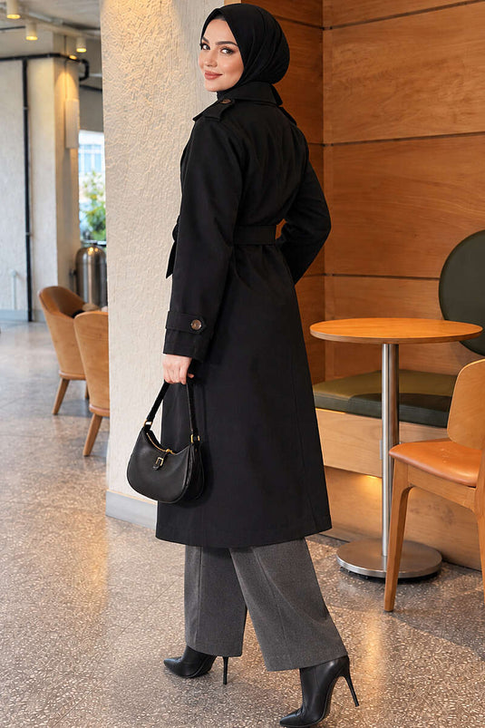 Cappotto Lungo Nero Con Bottoni E Incrocio