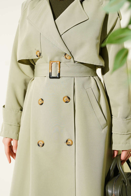 Trench-coat croisé avec cape et ceinture, vert clair.