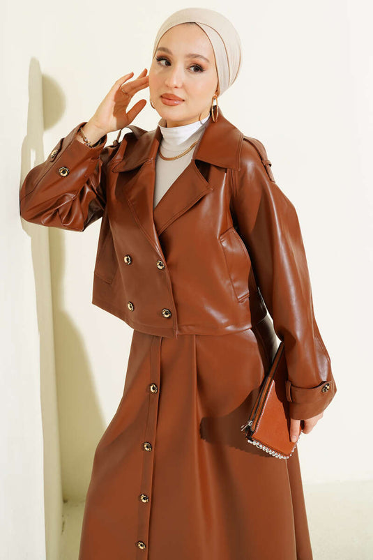 Tailleur deux-pièces en cuir beige à double boutonnage