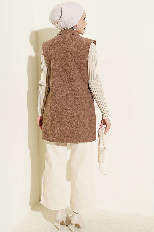 Gilet Con Colletto Doppiopetto E Bottoni, Color Caffè.