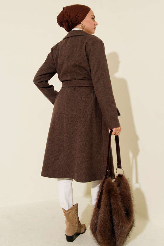 Abrigo cruzado de cachemira con dos botones marrón