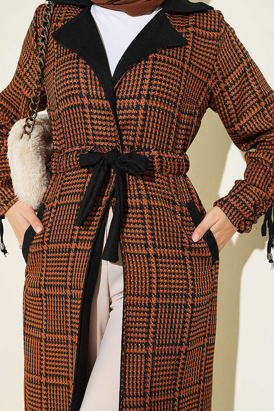 Manteau Camel À Encolure Croisée À Motifs