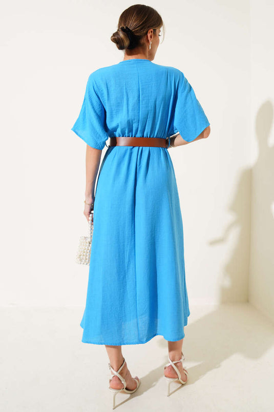 Blaues, zweireihiges Midikleid mit Gürtel