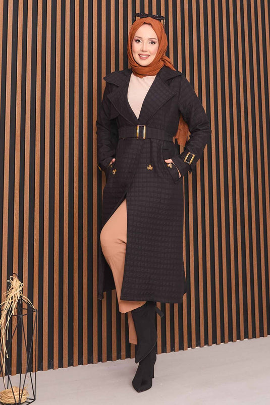 Trench-coat matelassé noir à double boutonnage et ceinture, avec hijab intégré
