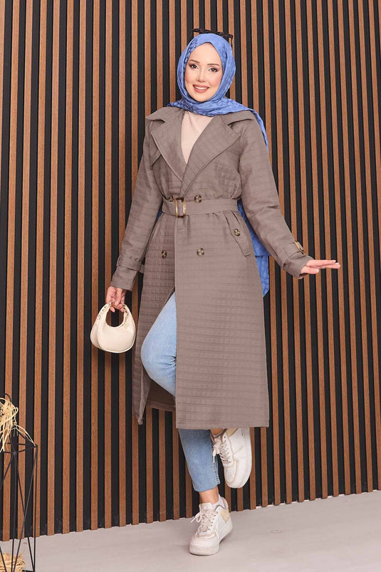 Trench-coat matelassé en vison avec hijab et ceinture à double boutonnage