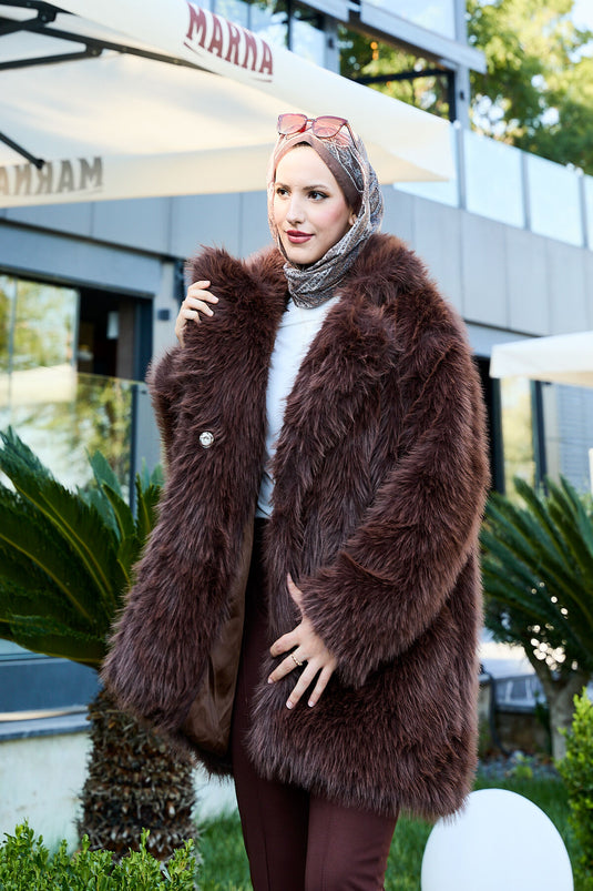 Manteau en fourrure à double boutonnage marron