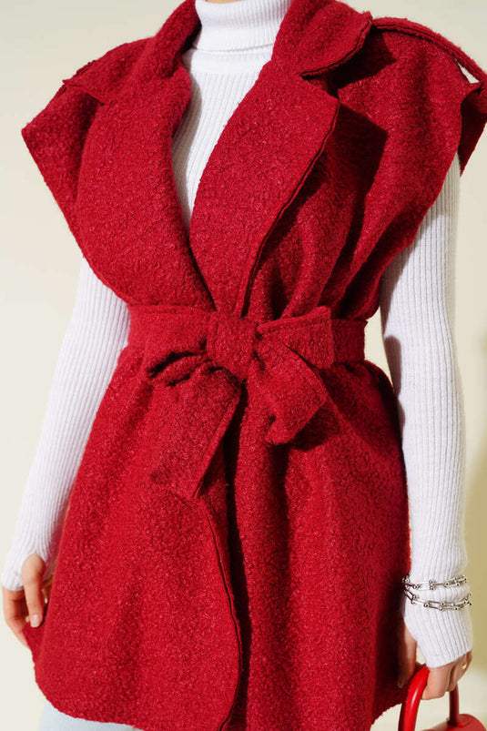 سترة حمراء مزدوجة الصدر بحزام