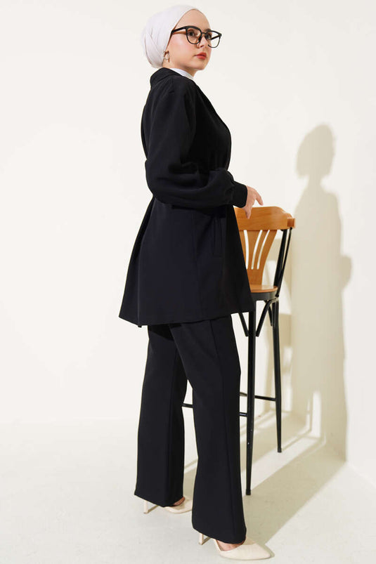 بدلة مكونة من قطعتين بحزام مزدوج الصدر باللون الأسود