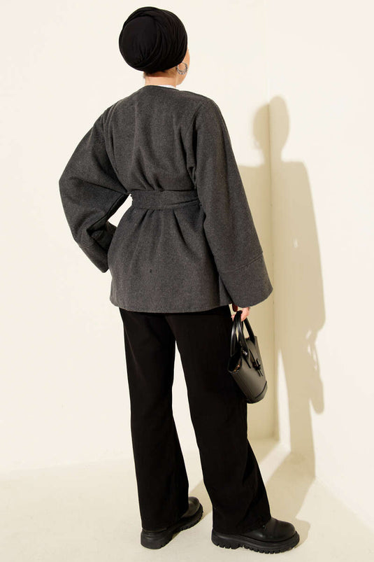 Veste croisée en cachemire ceinturée, gris fumé.