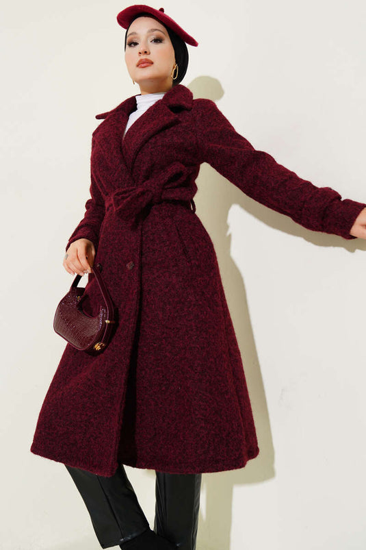 Manteau croisé en cachemire avec ceinture bordeaux
