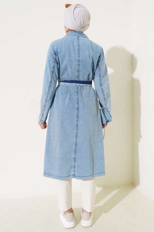 Trench-coat en denim bleu glacier à double boutonnage et ceinture