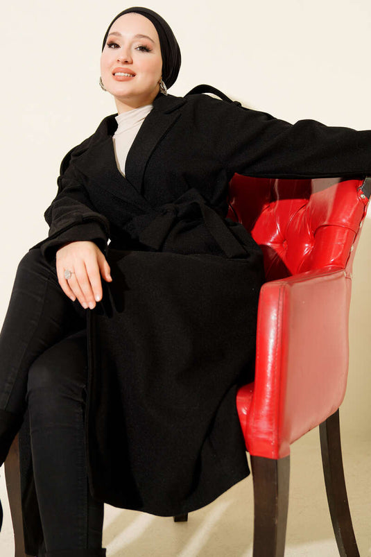 Manteau en laine noir à col croisé avec épaulettes