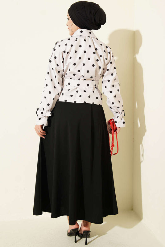 Korte Trenchcoat Met Overslagkraag En Polkadot Patroon Met Embellishments
