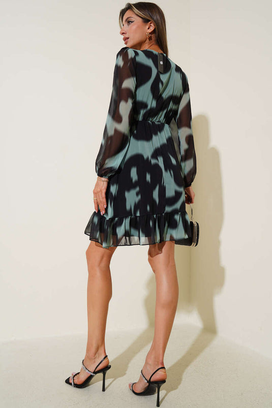 Vestido de tul de manga larga con cuello cruzado verde