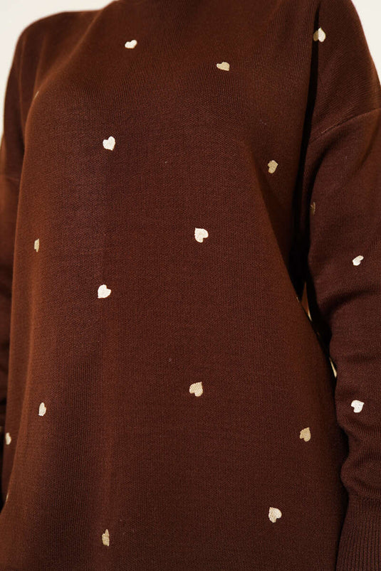 Küçük Kalp Nakışlı Triko Kazak Kahve