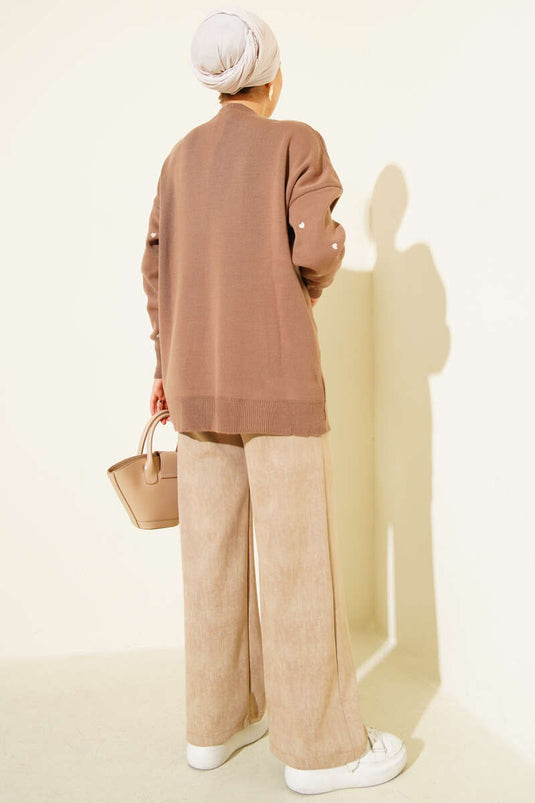 Küçük Kalp Nakışlı Triko Kazak Latte