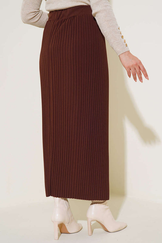 تنورة قلم رصاص من القماش المطوي باللون البني