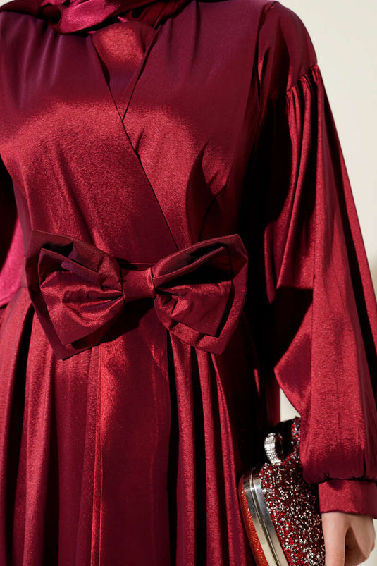 فستان سهرة بحزام وشريط باللون العنابي