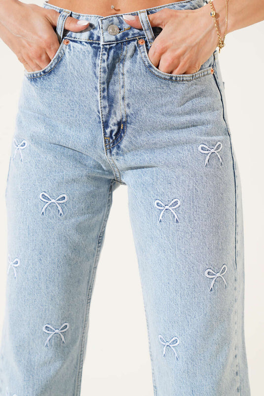 Vaqueros de pierna ancha con bordado de cinta, color nieve claro