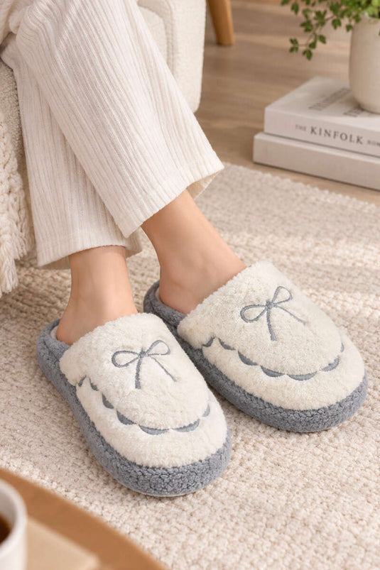Chaussons Maison En Peluche À Nœud Brodé Gris