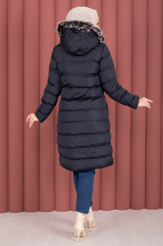 Giacca imbottita con cappuccio in pelliccia sintetica e dettagli con bottoni a pressione, blu scuro