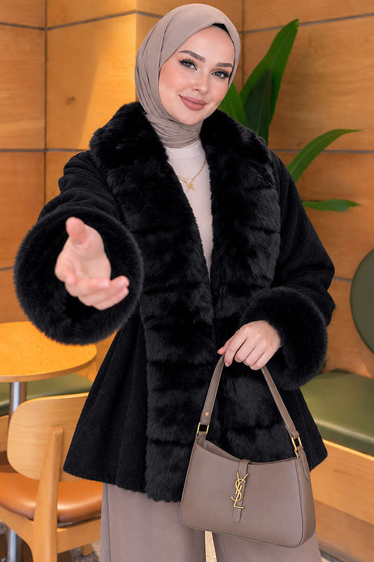 Cappotto In Lana Angora Nero Con Cintura E Dettagli In Pelliccia